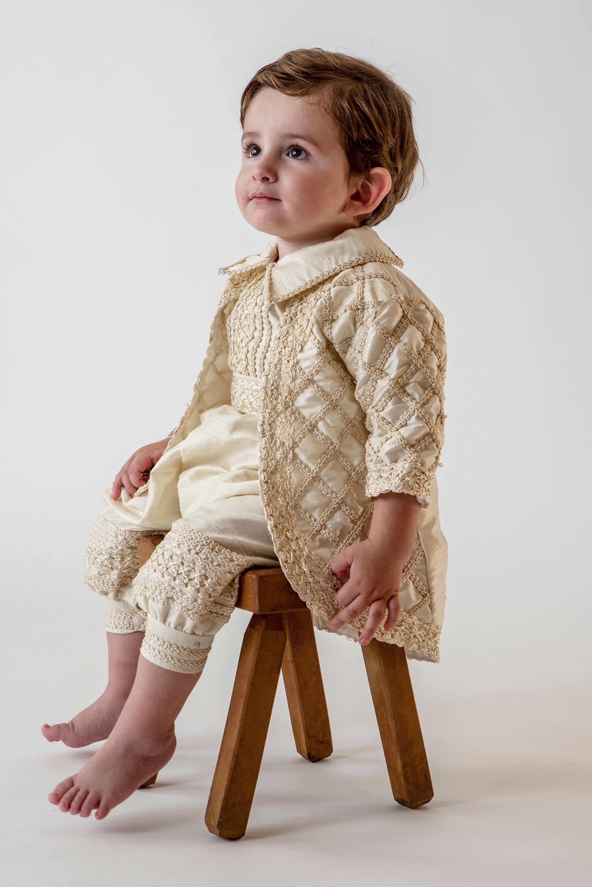 5 piezas: Camisa, Pantalón, Saco, Gorrito y Zapatos