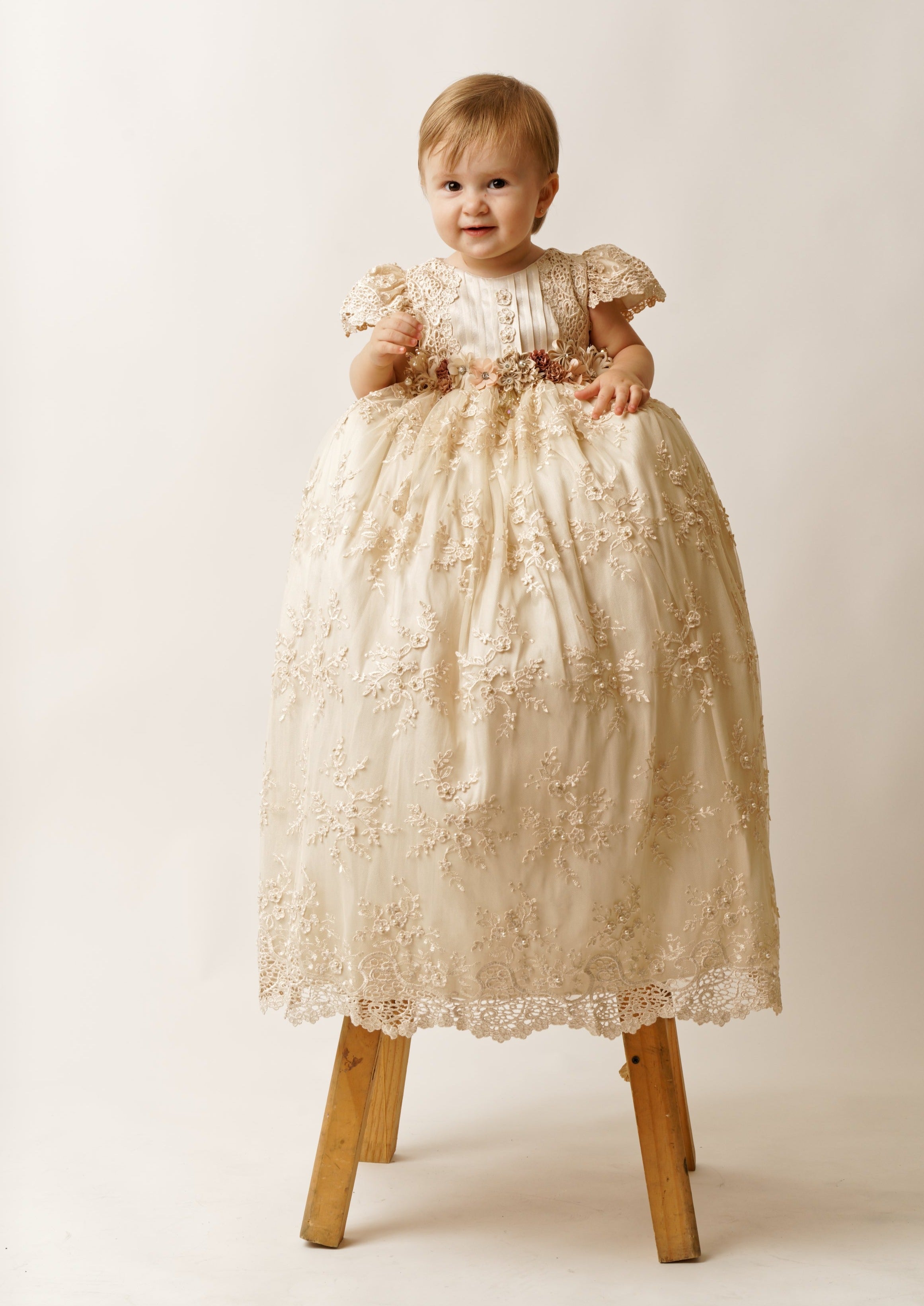 Ropones Para Niña Color beige Modelo G030 Burbvus