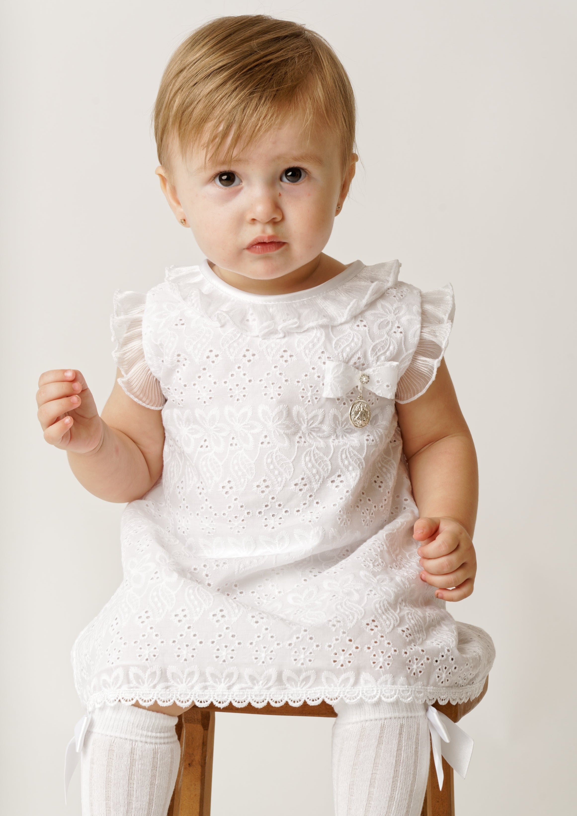 Ropon Vestido bautismo vintage para niña modelo G038 con medalla