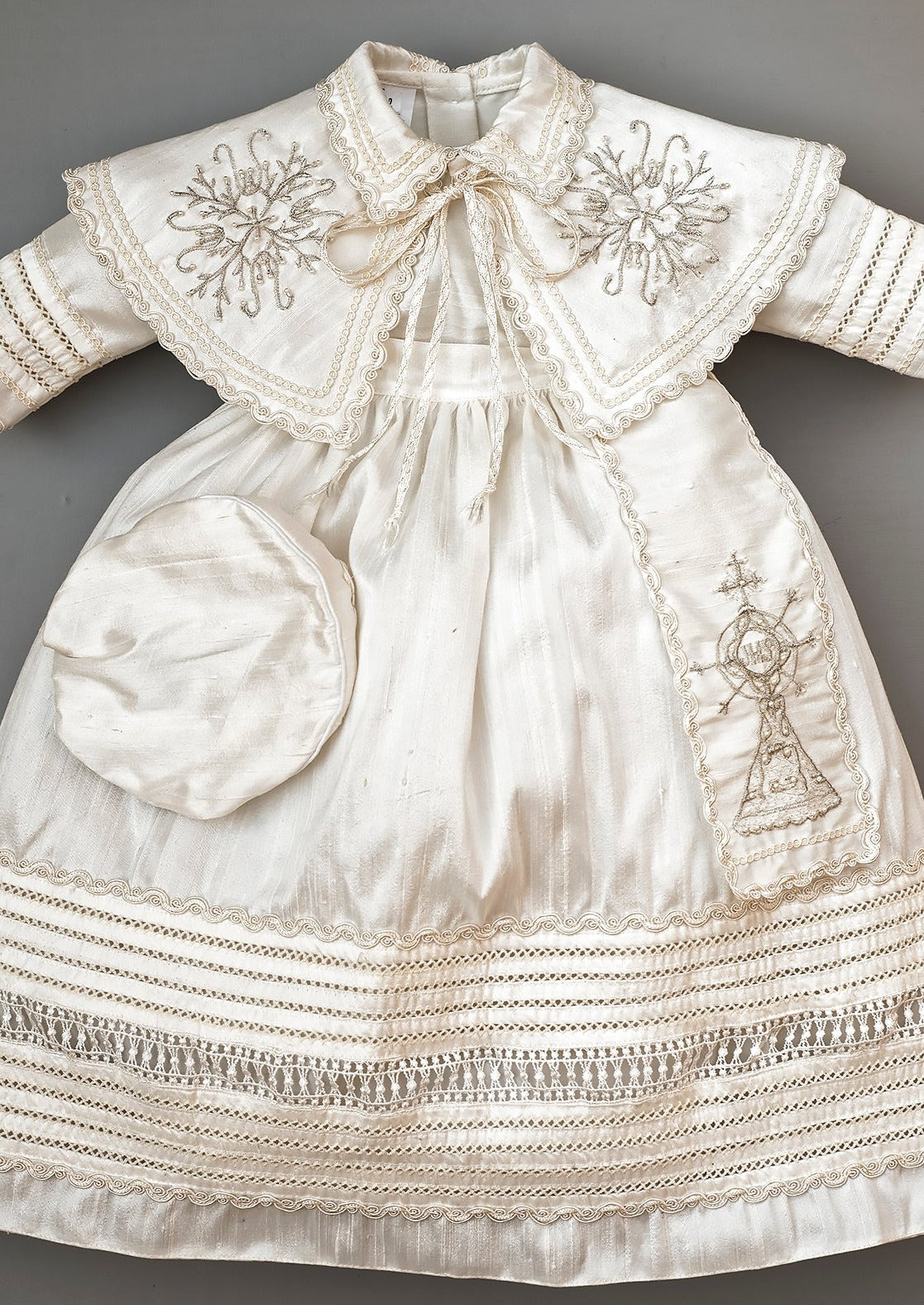 Ropon B007 para bautizo hecho a mano