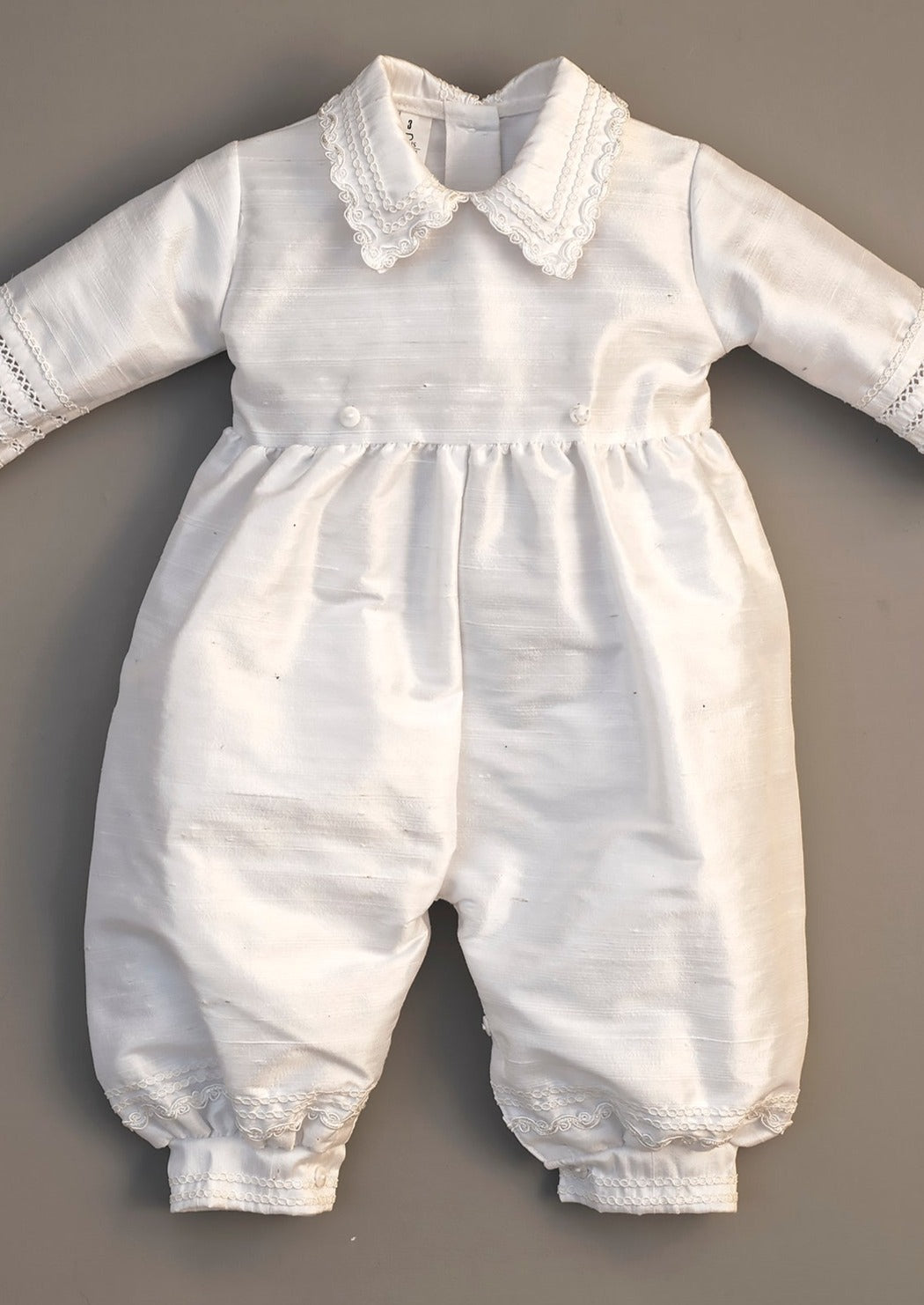 Trajecito para bautizo con capa desmontable B007