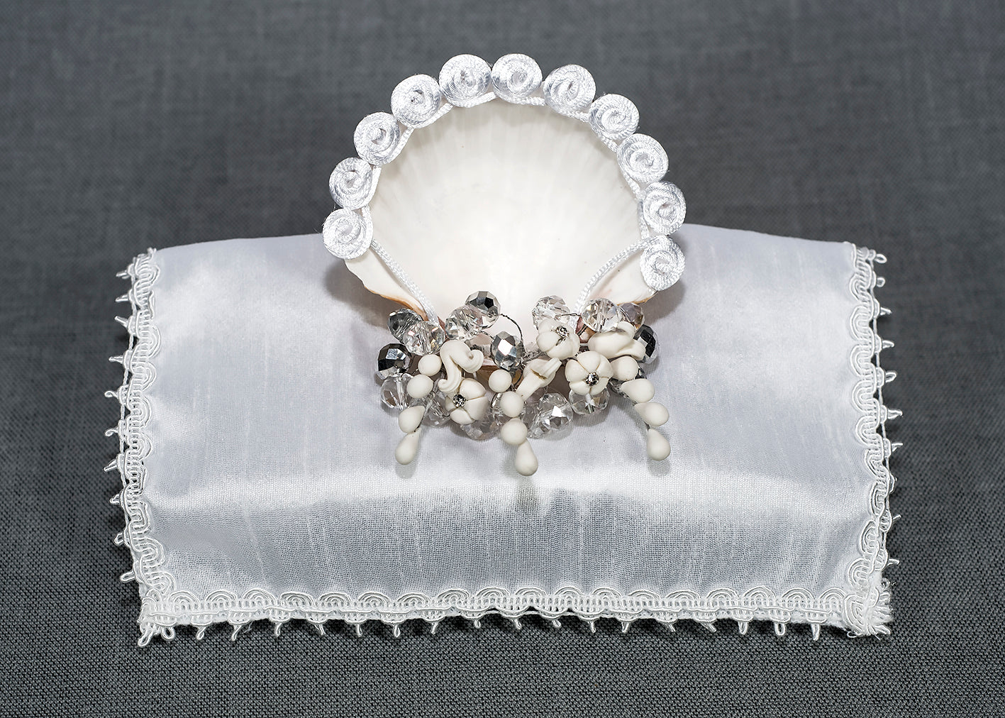 conchita decorada a mano para bautizo