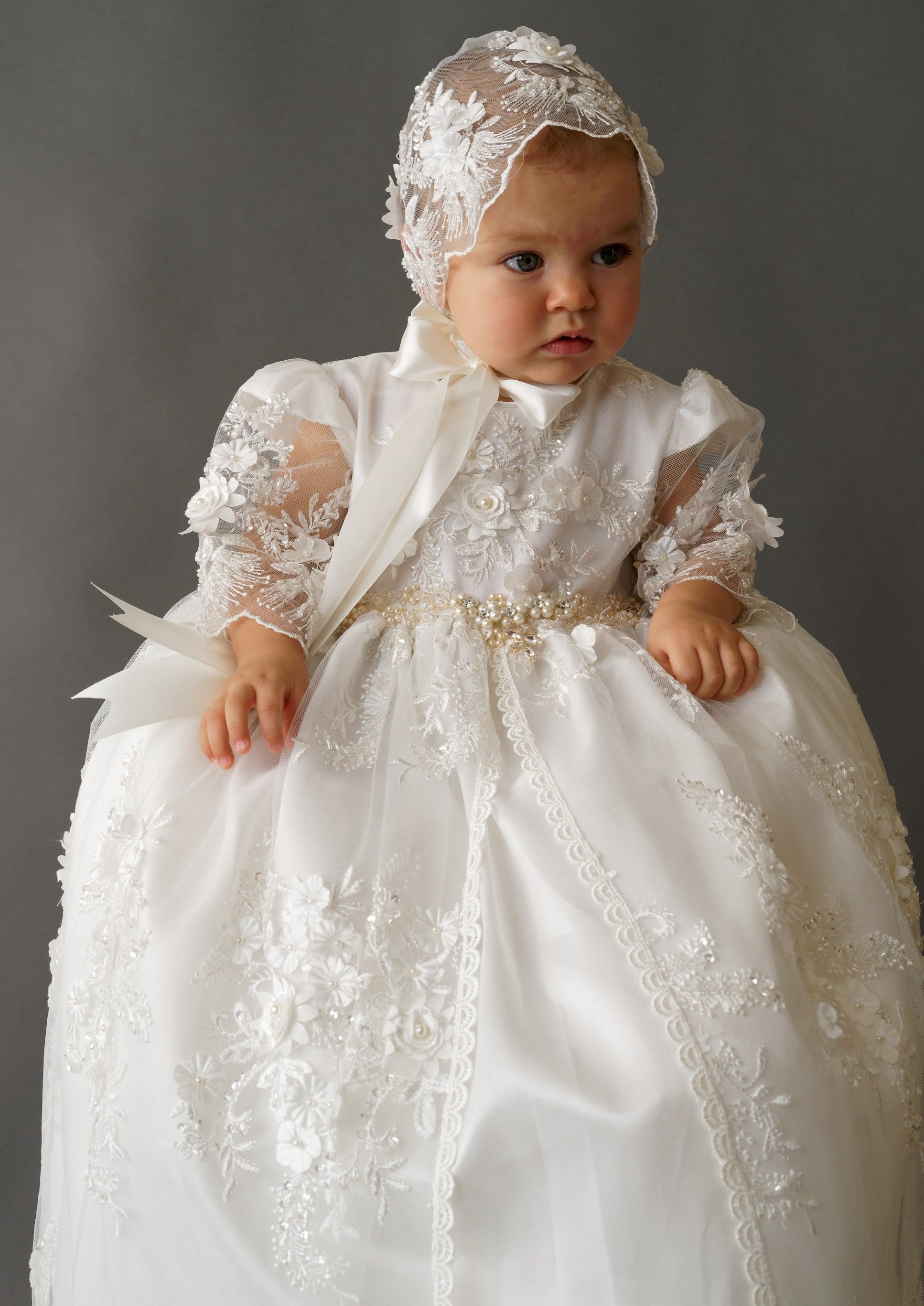 Ropon para bautismo niña G035 Burbvus hecho a mano blanco