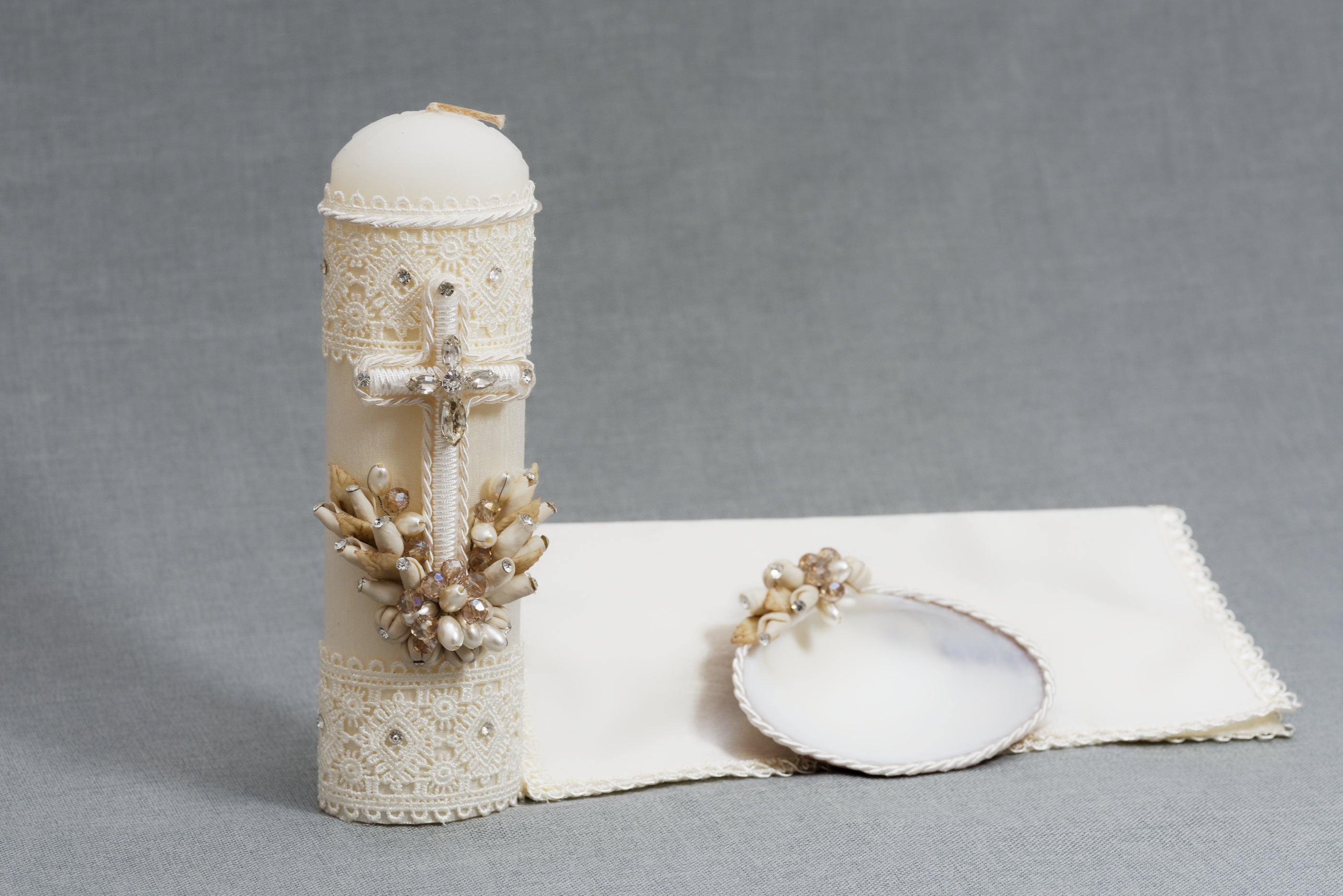 Set de vela para bautismo modelo 025 hecha a mano incluye vela concha y fe de bautizo