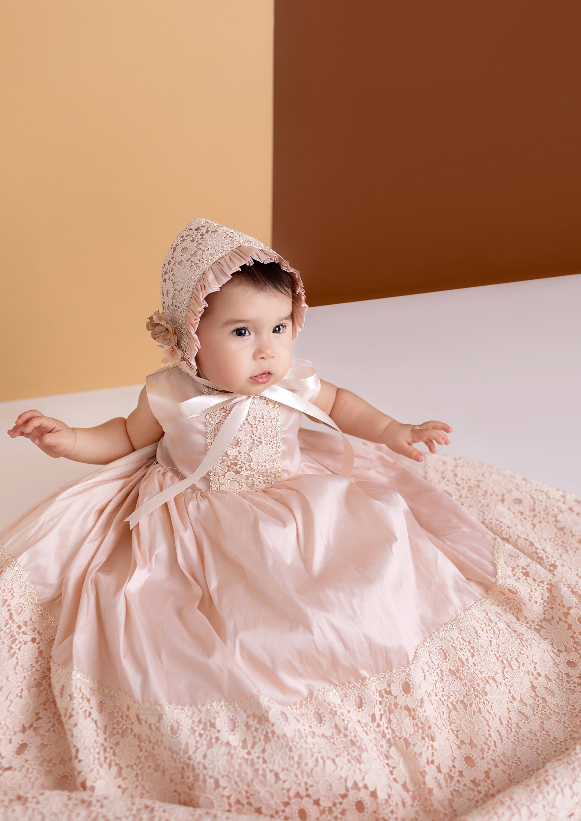 Vestido para bautizo G015 Burbvus desmontable con gorrito