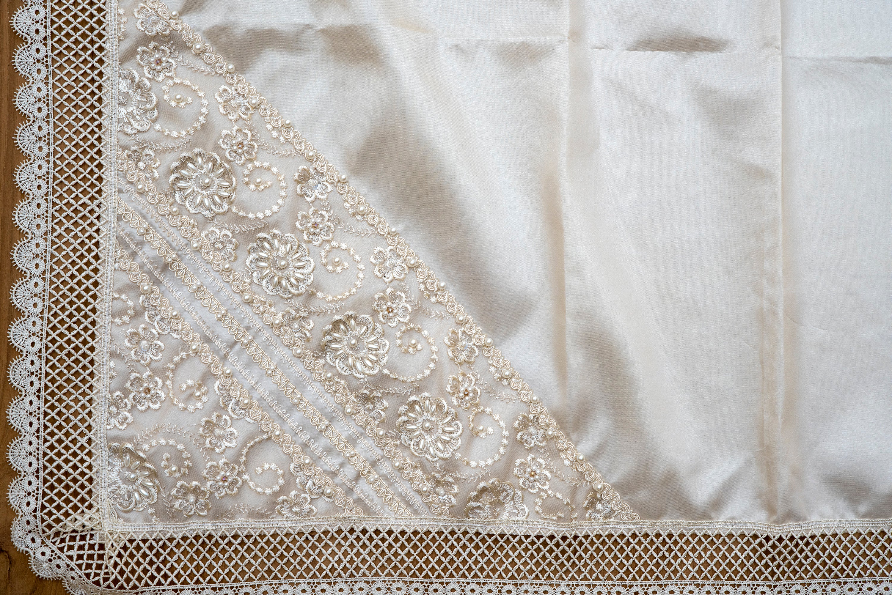 sabanita para bautizo Burbvus ajuar de bautismo color beige