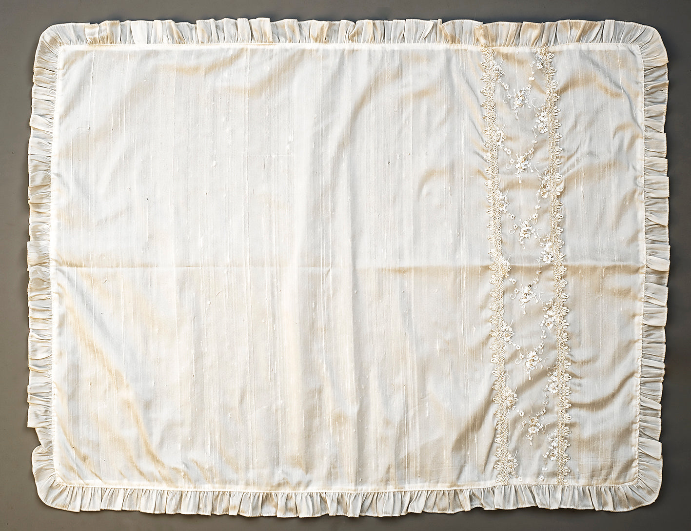 Sabanita color hueso para bautizo