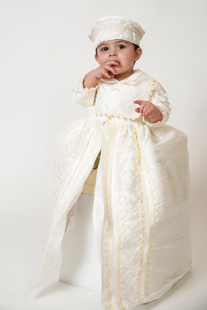 ropon para niño desmontable hecho a mano 100% seda color Ivory incluye gorrito y zapatitos