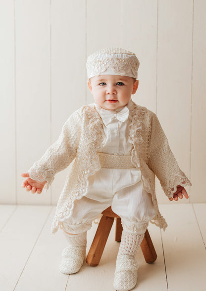 Ropon con boina para niño 100% seda color Beige