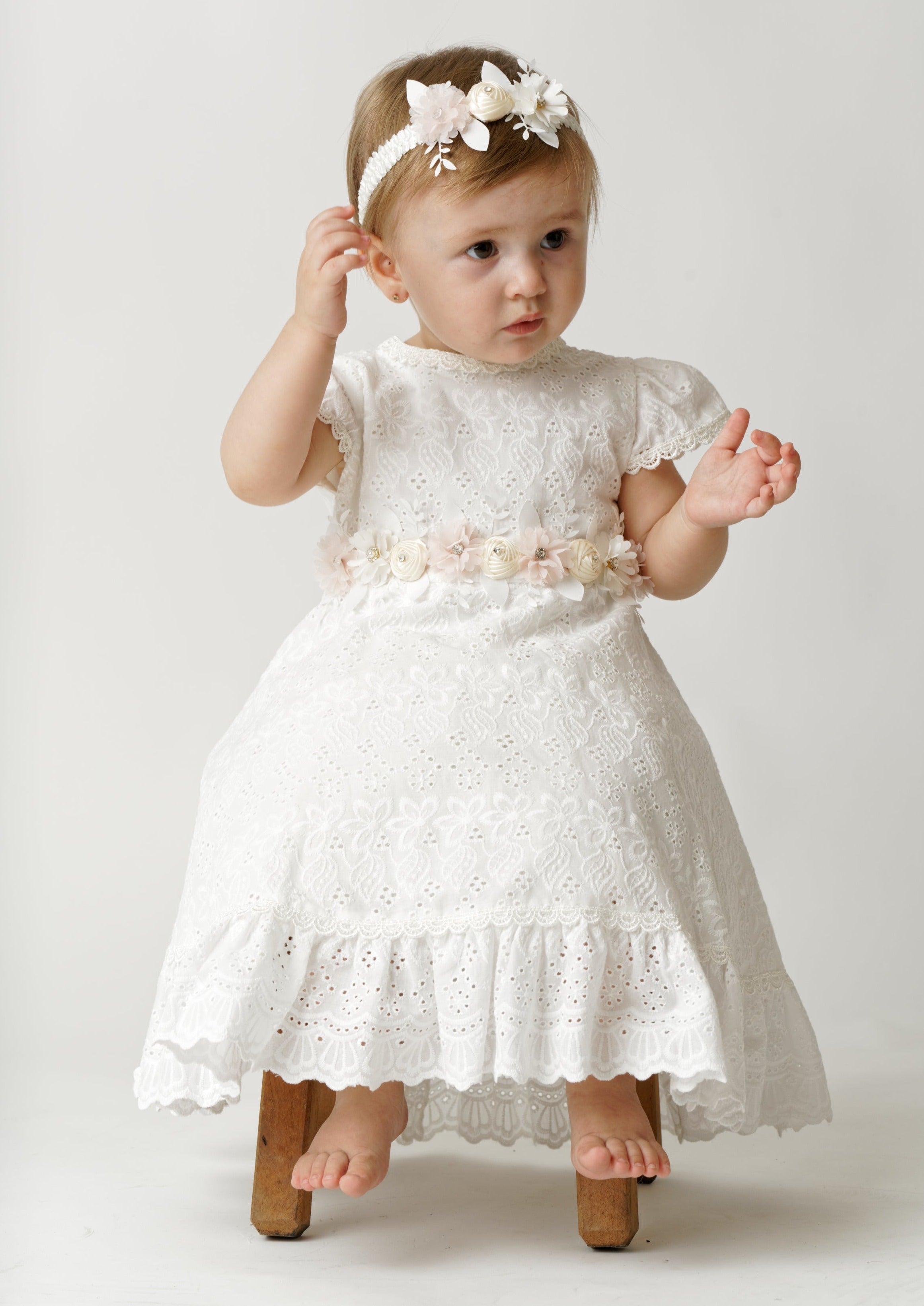 Vestidito corto para bautismo modelo G037 Burbvus