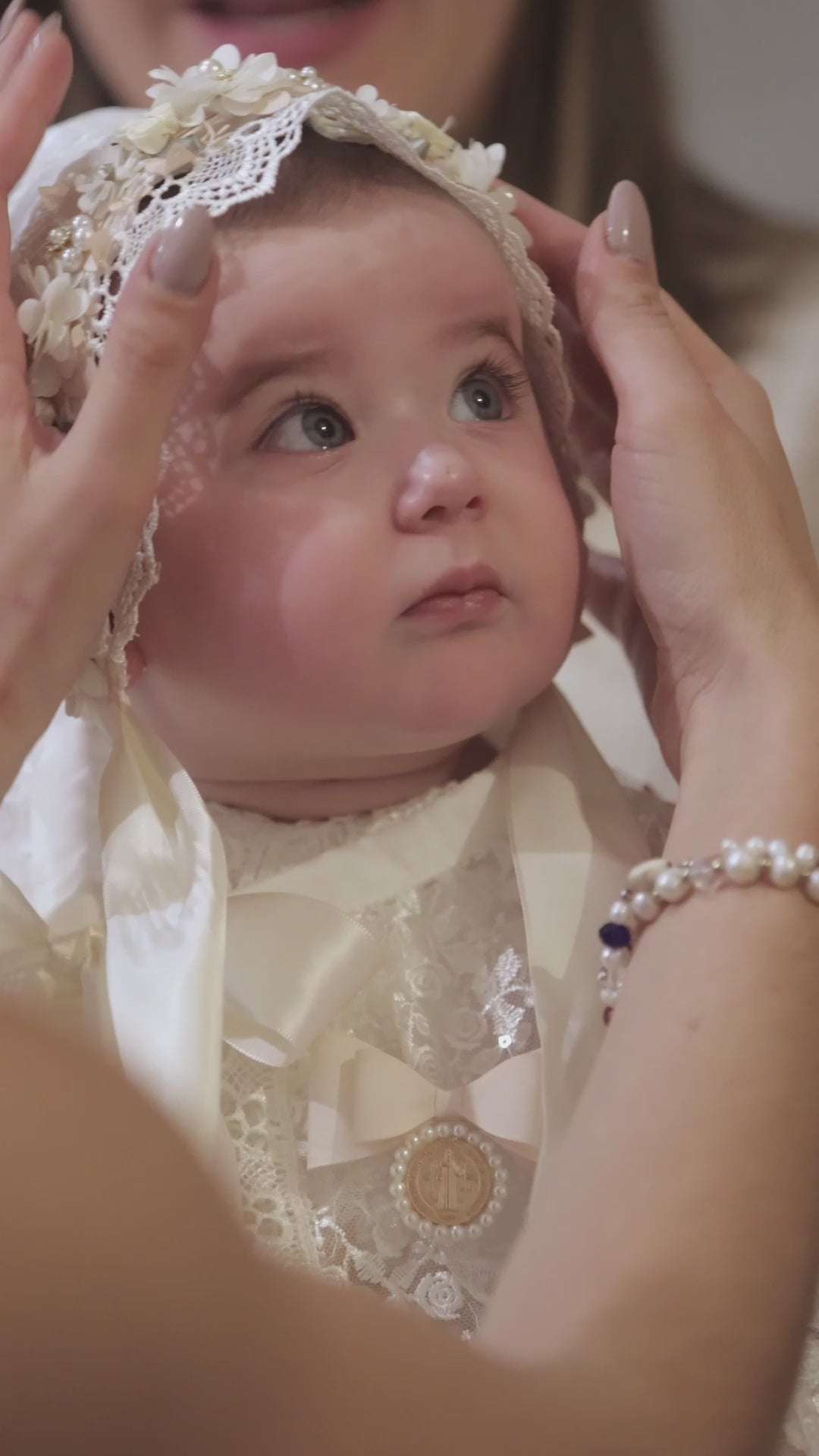 Cargar video: siguenos en nuestras redes sociales