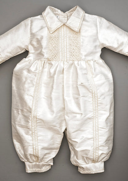 Ropon B004 para ceremonias de bautismo, con faldon desmontables