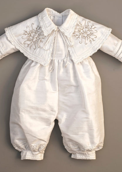 Trajecito para bautismo con capa B007