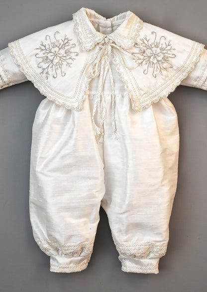 Trajecito para bautismo con capa B007 