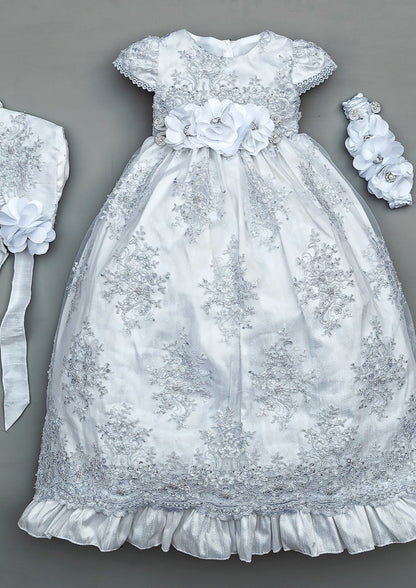Ropon Burbvus para bautizo de niña, color blanco con gorrito tradicional y diademita. 