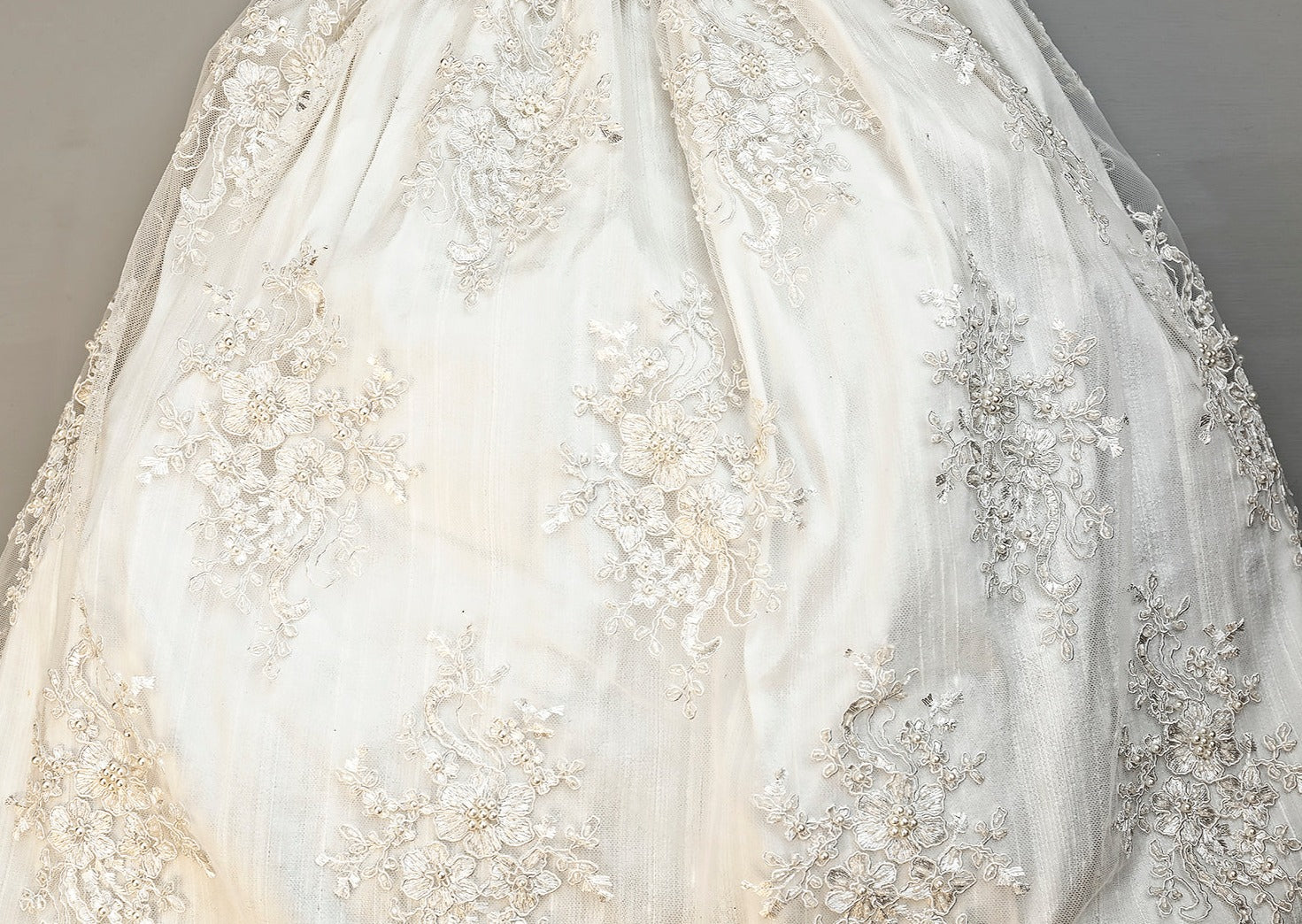 ropon G009 para bautizo de niña bordado a mano 