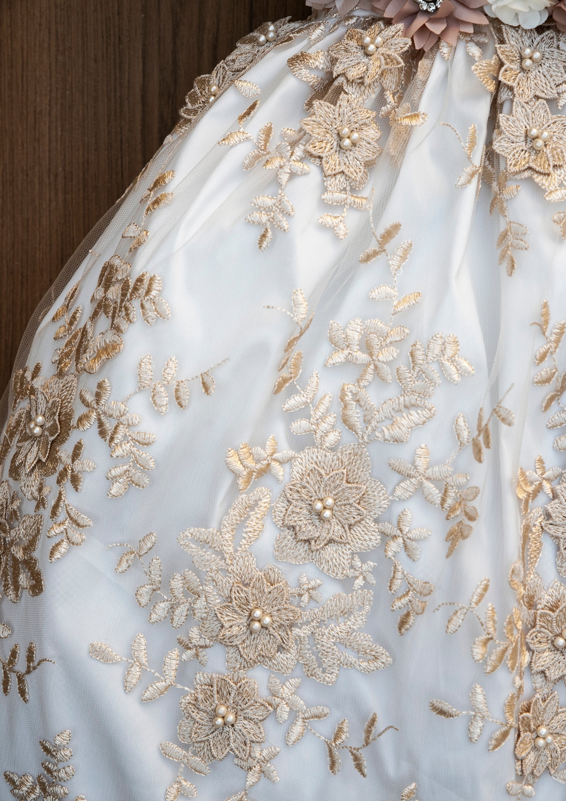 Ropon para niña close up bordado burbvus