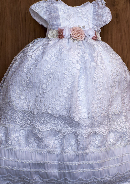 ropon burbvus modelo G029 blanco, tulle bordado