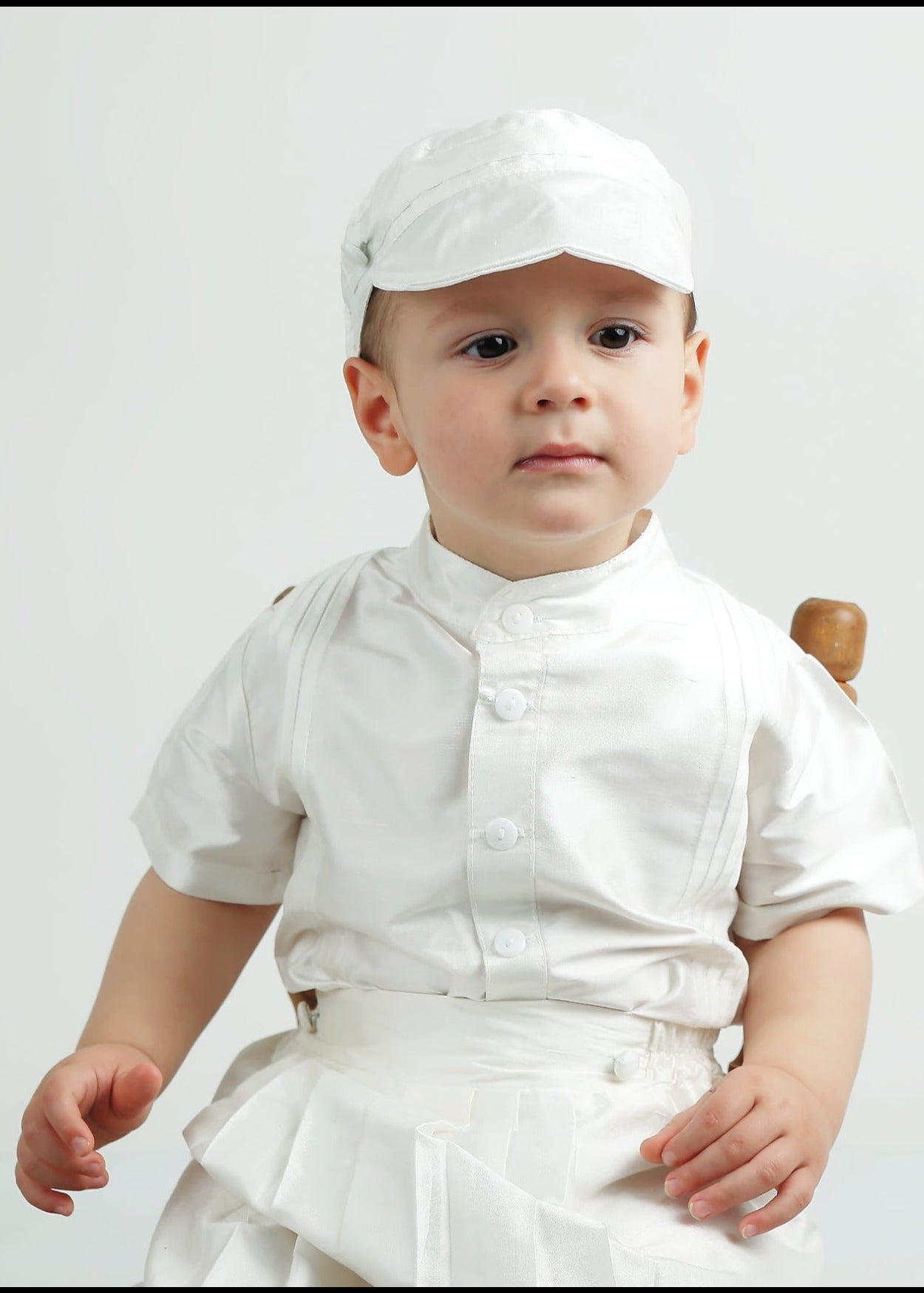 trajecito en seda para niño incluye pantalon camisa y gorrito