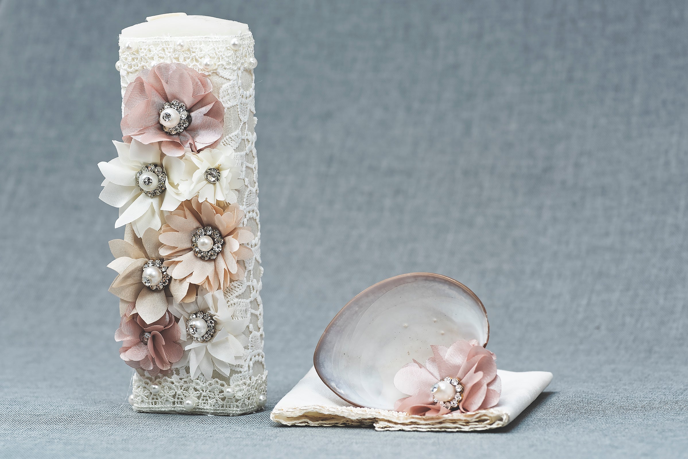 Kit 15 hecho a mano para bautizo en color hueso, incluye conchita