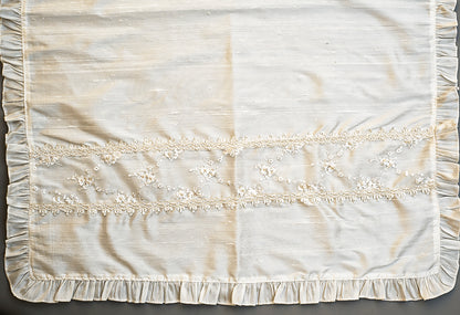 Sabanita hecha a mano color hueso